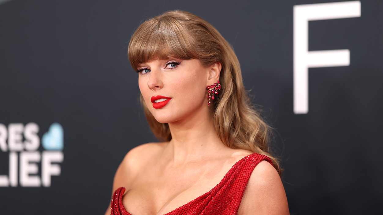 LOS ANGELES, CALIFORNIA - FEBRUARY 02: Taylor Swift attends the 67th Annual GRAMMY Awards on February 02, 2025 in Los Angeles, California.  (Photo by Matt Winkelmeyer/Getty Images for The Recording Academy)